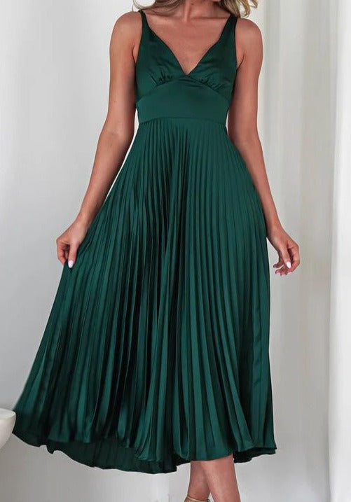 MALKA | Stylish Maxi Dress with Delicate Fall